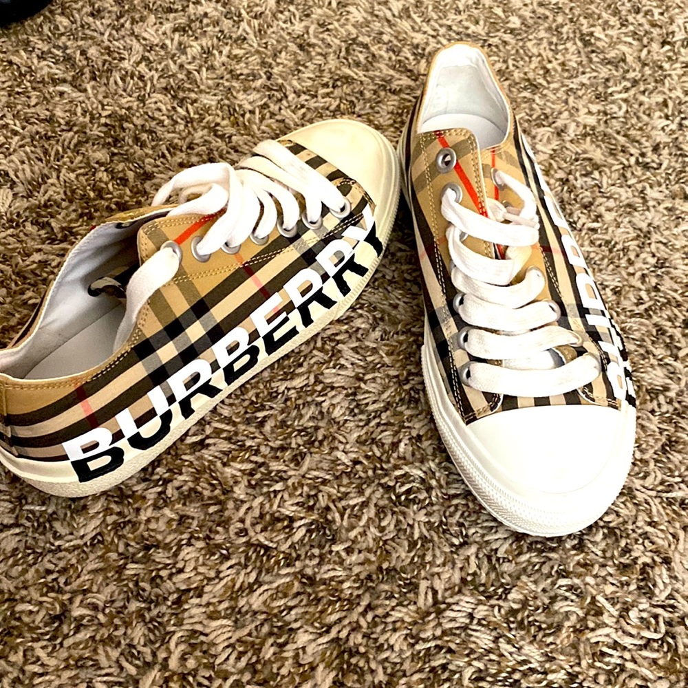 COPY - female plaid burberry shoes